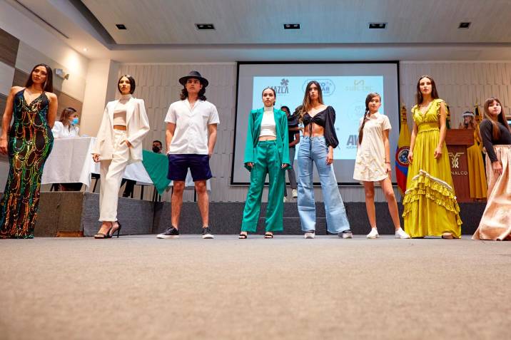 Llega el Santander BGA Fashion Week – Andrés Serrano / VANGUARDIA