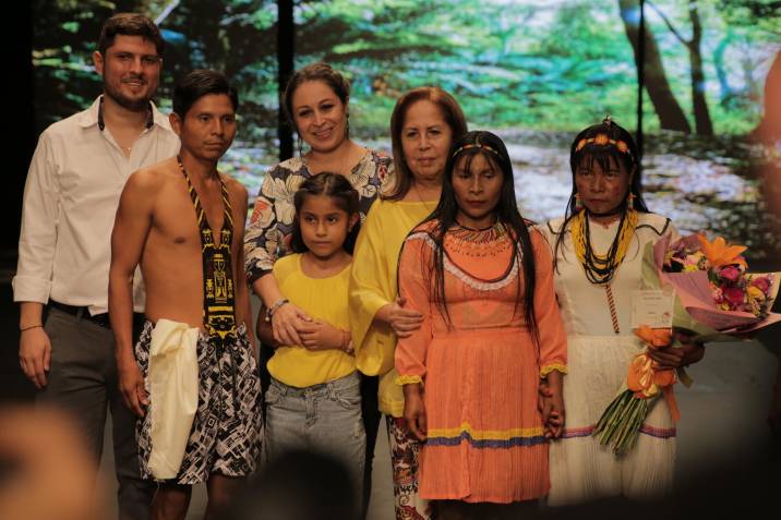 La bisutería que los indígenas Embera Katío ofrecen en Bucaramanga